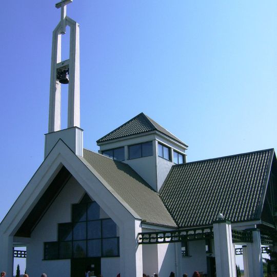 Keturnaujiena chapel