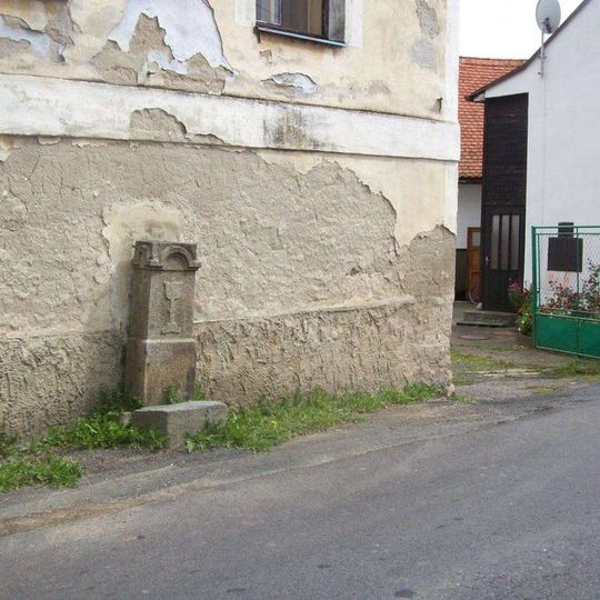 Kříž v Čímicích u silnice