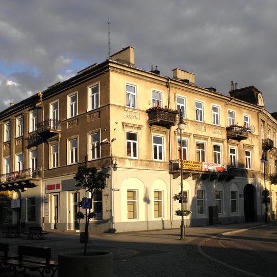 Żeromskiego 12 / Traugutta