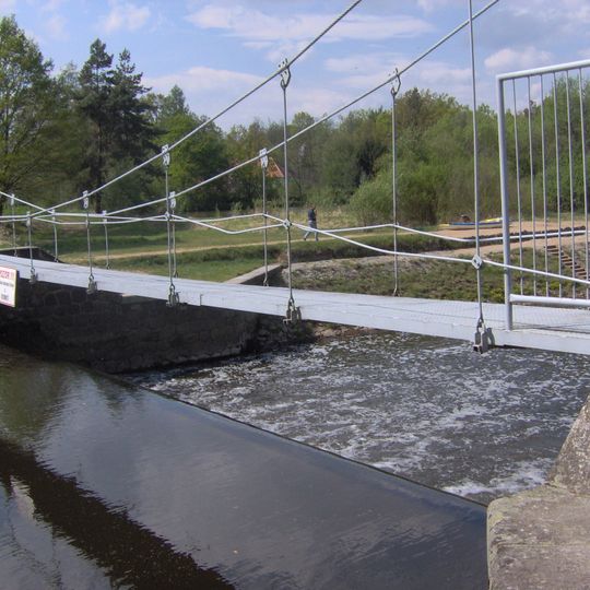 Lávka přes Lužnici na jezu Pilař