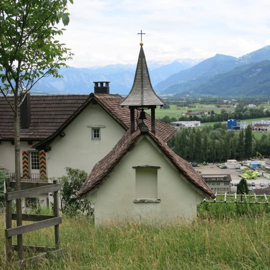Hof Ratell mit Kapelle