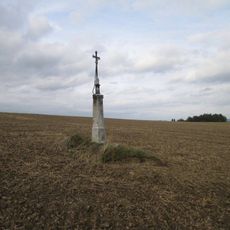 Kříž v poli severně od Tlumačova ten jižní