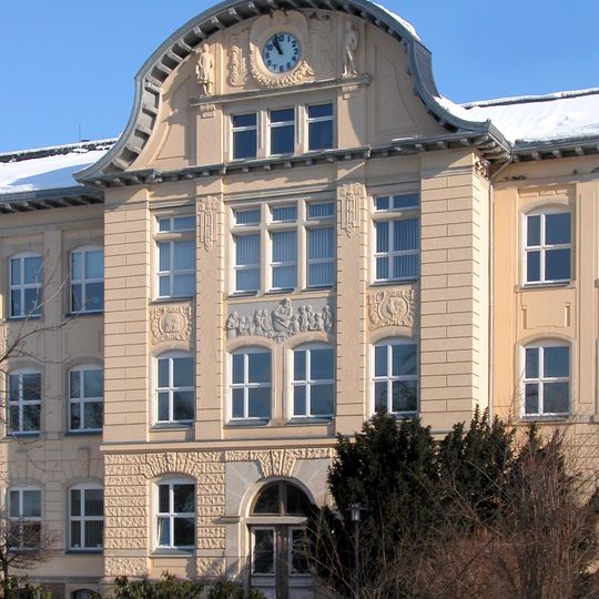 Schule und Einfriedung Albertstraße 23