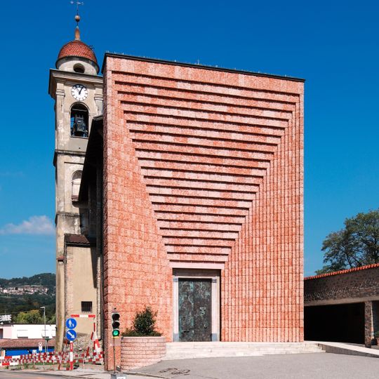 Chiesa parrocchiale di San Lorenzo con ossario
