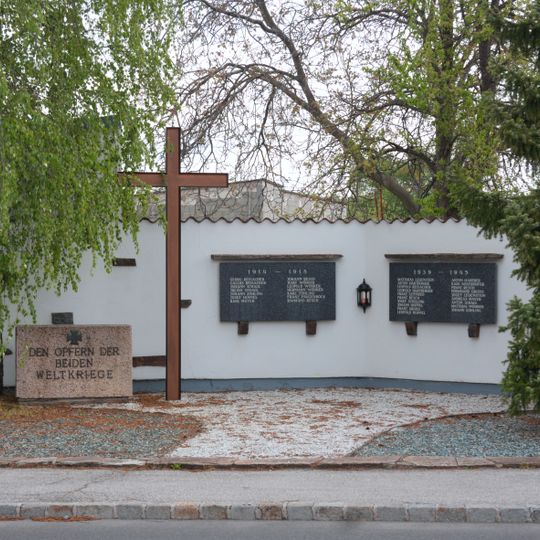 Kriegsdenkmal Hölles