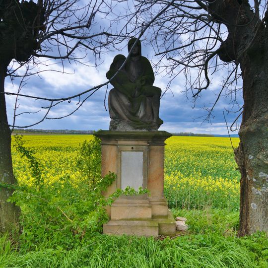 Sousoší Piety u Koválovic vedle silnice