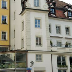 Wohn- und Geschäftshaus, ehemals Mohrenapotheke