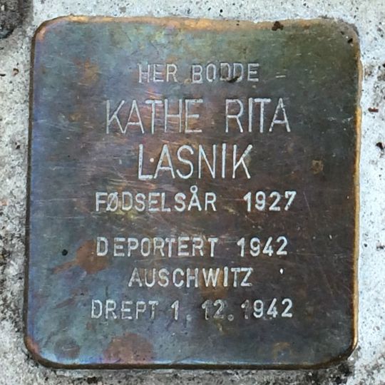 Stolperstein en memoria de Kathe Rita Lasnik
