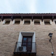 Building in Jota Aragonesa St. 3 y 5, Alagón