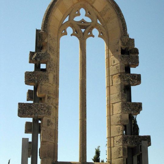 Gothic window Park St. Eloi