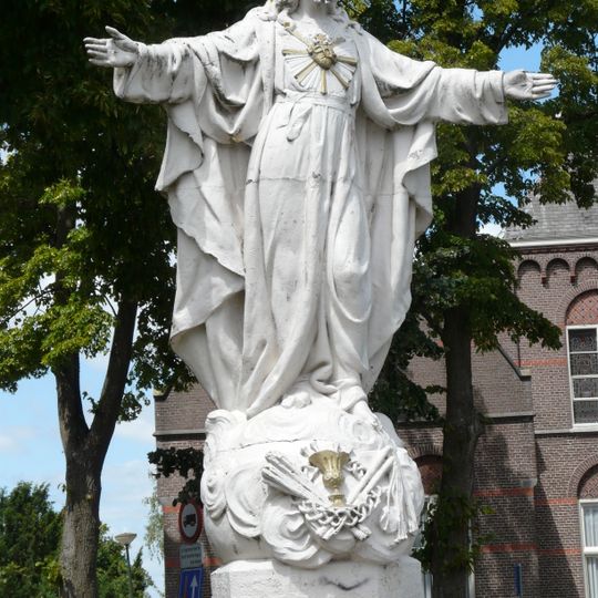 Statue of Sacred Heart of Jesus Christ