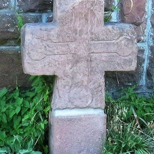 Smírčí kříž u školy v Libštátě