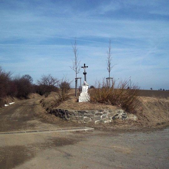 Kříž východně od Dražně