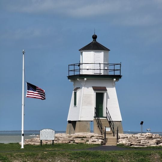 Port Clinton Public Swimming Beach