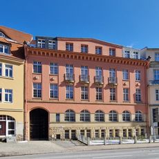 Wohnhaus in geschlossener Bebauung Schillerstraße 11