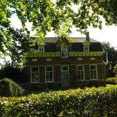 Hooidonk 2, Den Dungen