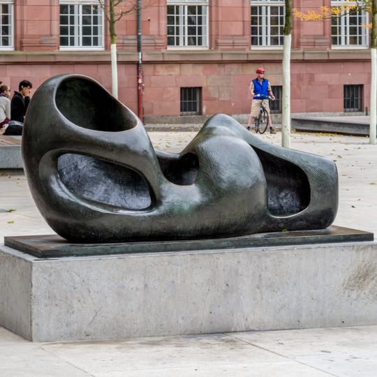 Reclining Figure: External Form