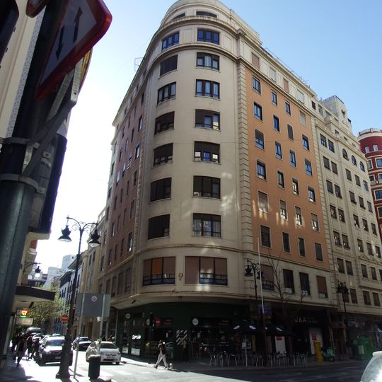 Edificio en Avenida del Oeste 23, Valencia