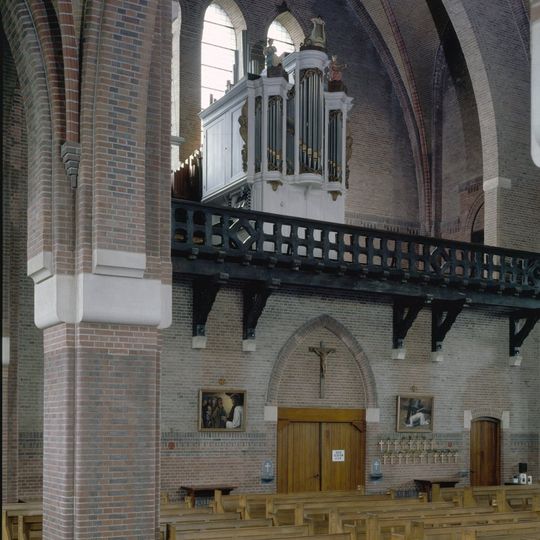 Petrus- en Pauluskerk, Dinteloord