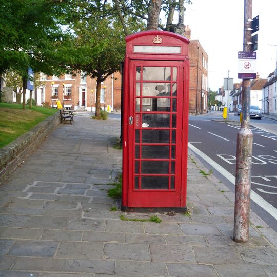 K6Telephone Kiosk Outside St Dunstan's Church