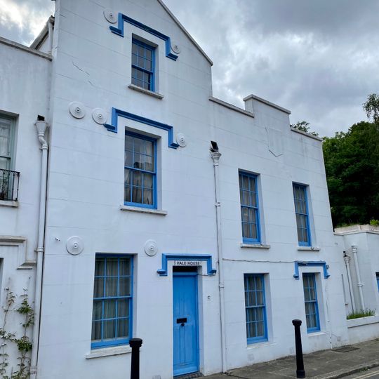 Vale House And Vale Cottage