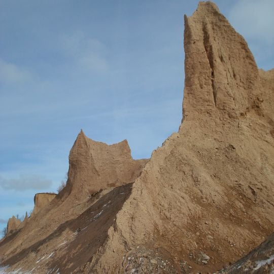 Chimney Bluffs State Park