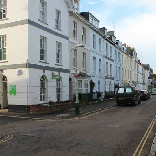 10-24, Richmond Road