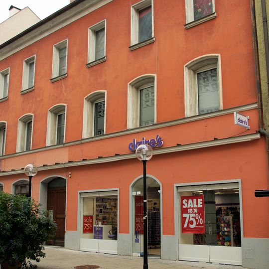 Wohn- und Geschäftshaus, ehemaliger Kanonikalhof, ursprünglich Rückgebäude von Domplatz 5