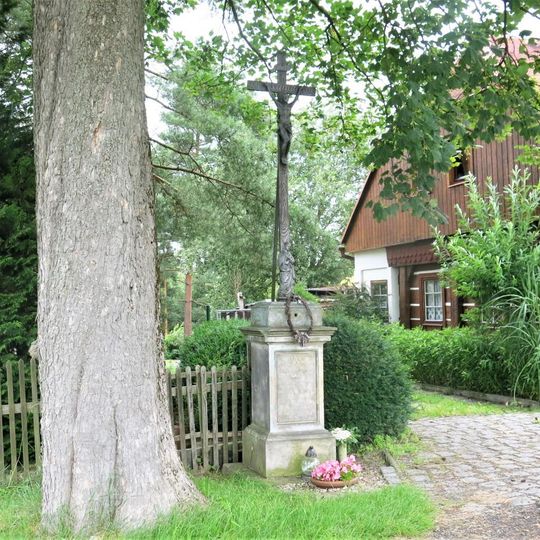 Kříž v ulici Ke Koupališti v Dolních Křečanech