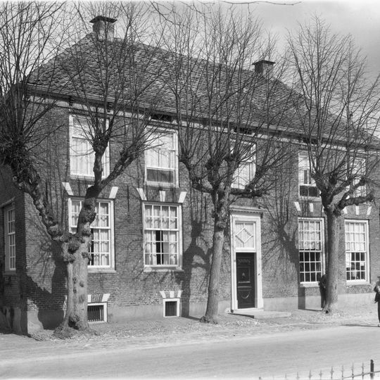 Buitenhuizenpoort 12, Buren