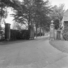 Landgoed Voorlinden, hekpijlers