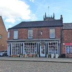 9 And 11, Market Square