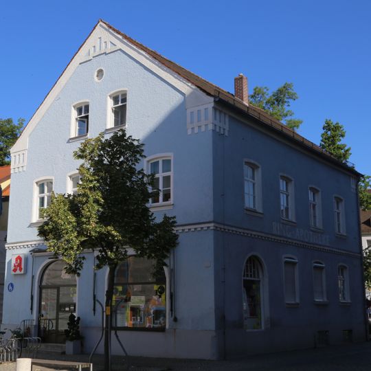 Wohn- und Geschäftshaus