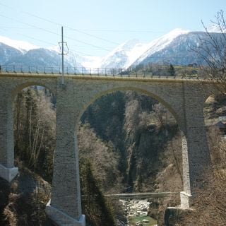 Eisenbahnbrücke über die Rhone
