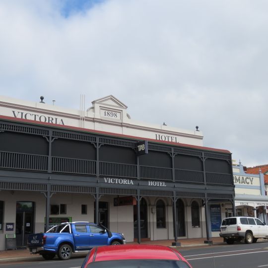 Victoria Hotel, Collie