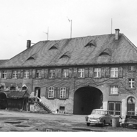 Rittergut und Gutspark Kauppa Zum Gutshof 2, 3, 4, 5, 7, 8, 10