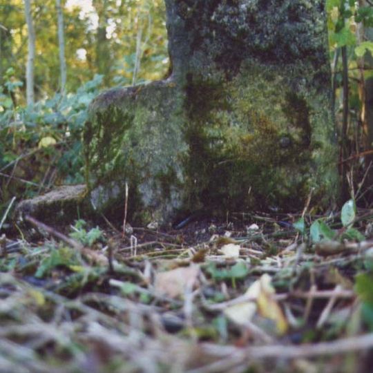 Milestone, E of lane to Cherry Burton