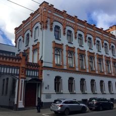 Dzīvojamā ēka,tagad - bibliotēka