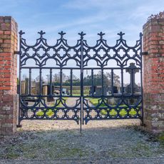 R.K. begraafplaats, hek