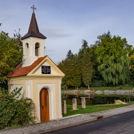 Kaplička v Zichovci