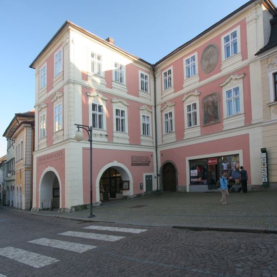 Dvojdům čp. 104 a 105