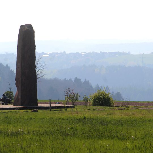 Monolith, gestiftet von Pfarrer Alfons Wilhelm