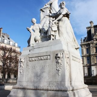 Monument to Jules Ferry