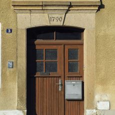 Türstock mit Schlussstein Luchauer Straße 3