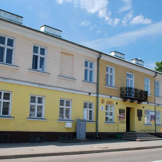 Pałac biskupi, ob. dom mieszkalny