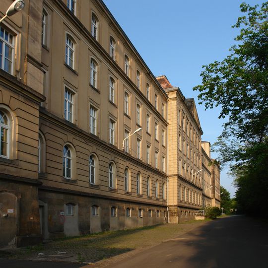 Marienallee 12, Gardegrenadierkaserne