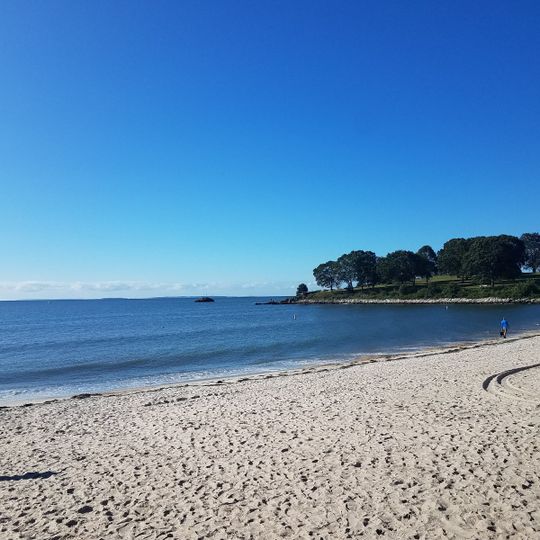 Hole-in-the-Wall Beach