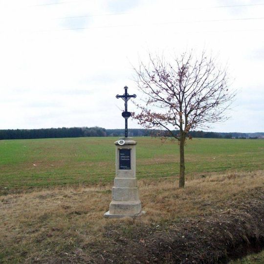 Kříž mezi Ledci a Žilovem