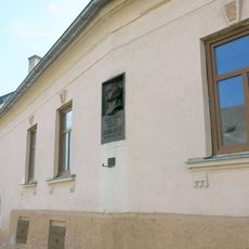 Pamětní deska Jaromíra Nečase na domě Nečasova 31 v Novém Městě na Moravě