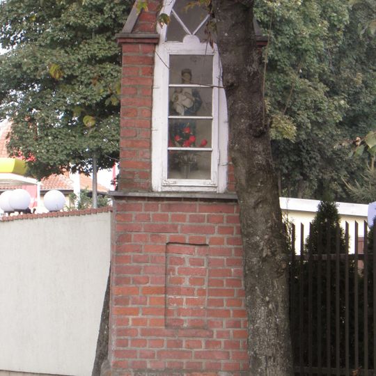 Kapliczka przydrożna, Adama Mickiewicza 17 w Biskupcu